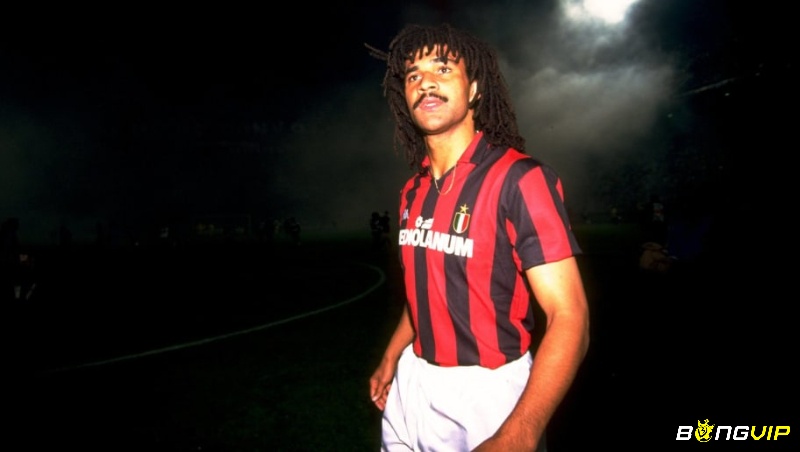 Tiền đạo Ruud Gullit - Cầu thủ xuất sắc nhất AC Milan