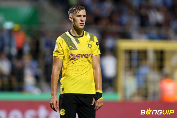 Schlotterbeck - hậu vệ hay nhất Bundesliga 2021/22