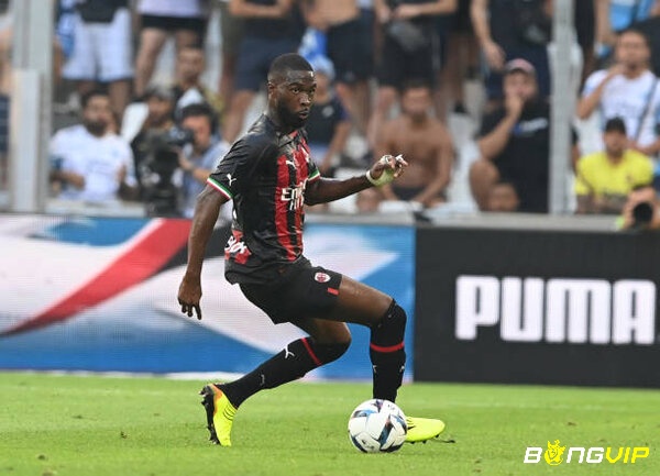 Fikayo Tomori sở hữu khả năng không chiến và đọc trận đấu hiệu quả