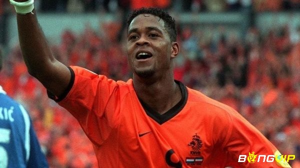 Cầu thủ ghi bàn nhiều nhất Euro gọi tên Patrick Kluivert ghi được 5 bàn