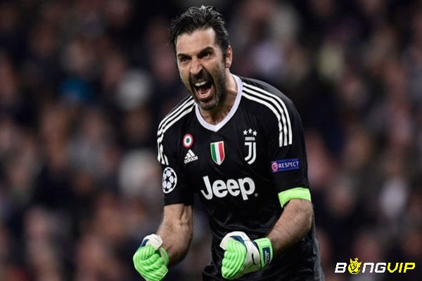 Gianluigi Buffon tạo nên lịch sử cầu thủ xuất sắc nhất Juventus