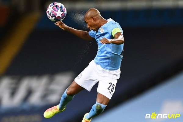 Cầu thủ xuất sắc nhất Manchester City là cầu thủ Fernadinho 