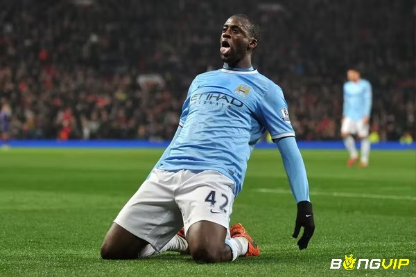 Cầu thủ xuất sắc nhất Man City là tay săn bàn Taya Toure