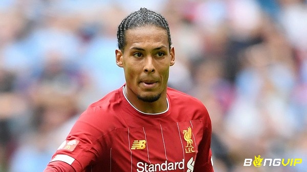 Virgil Van Dijk hậu vệ hay nhất giải đấu UEFA Champions League