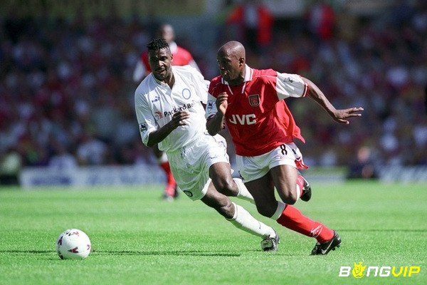 Ian Wright trở thành một trong những cầu thủ xuất sắc nhất Arsenal