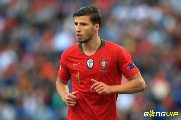 Hậu vệ hay nhất Euro Ruben Dias.