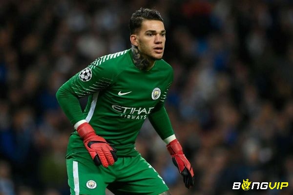 Ederson Moraes - thủ môn hay nhất Manchester City