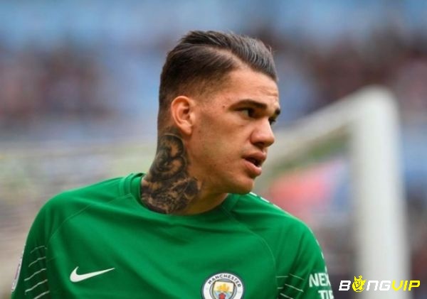 Ederson - thủ môn hay nhất Ngoại hạng Anh của Man City