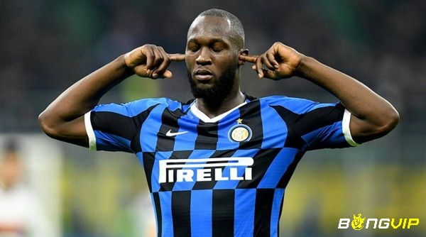 Tiền đạo đá hay nhất mùa giải Serie A - Lukaku, anh mang về 21 bàn thắng và 11 pha kiến tạo. 