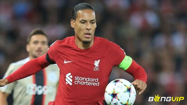 Van Dijk đến Liverpool với bản hợp đồng 85 triệu Euro