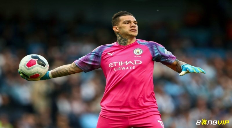 Thủ môn hay nhất C2: Ederson