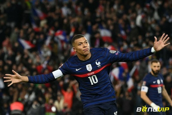 Tiền đạo hay nhất câu lạc bộ Paris Saint Germain - Kylian Mbappe.