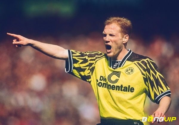 Matthias Sammer được đánh giá là người kế thừa vị trí "Libero"đã để lại từ Franz Beckenbauer. 