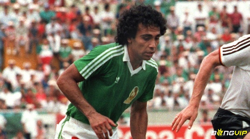 Tiểu sử Hugo Sanchez - Tuổi thơ của cầu thủ Hugo Sanchez