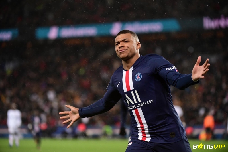 Tiểu sử Kylian Mbappe - Sự nghiệp thi đấu tại câu lạc bộ của anh chàng này