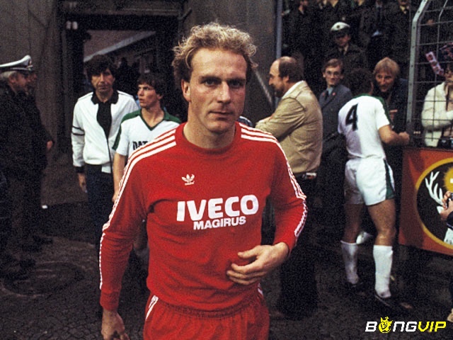 Tiểu sử Karl-Heinz Rummenigge - Khám phá sự nghiệp thi đấu cùng câu lạc bộ của Karl-Heinz Rummenigge