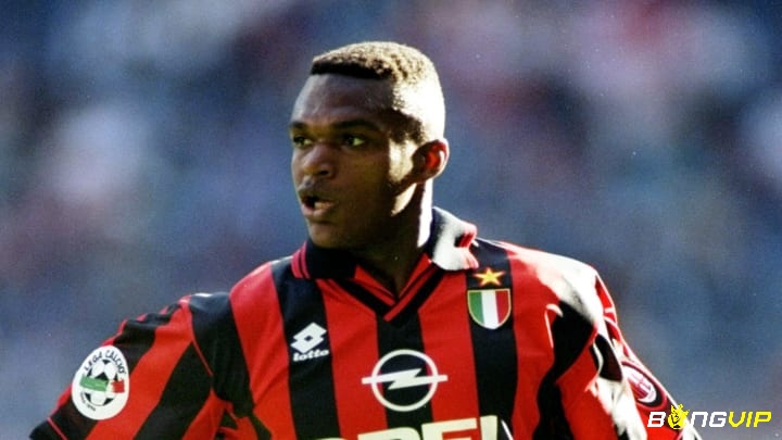 Hậu vệ xuất sắc chơi như tiền vệ của AC Milan Marcel Desailly