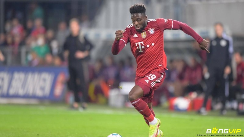 Cầu thủ chạy nhanh nhất thế giới: Cầu thủ Alphonso Davies