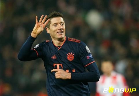 Robert Lewandowski được mệnh danh là ông vua vòng cấm