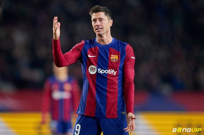 Robert Lewandowski là cầu thủ duy nhất còn đang thi đấu tại C1 Châu Âu