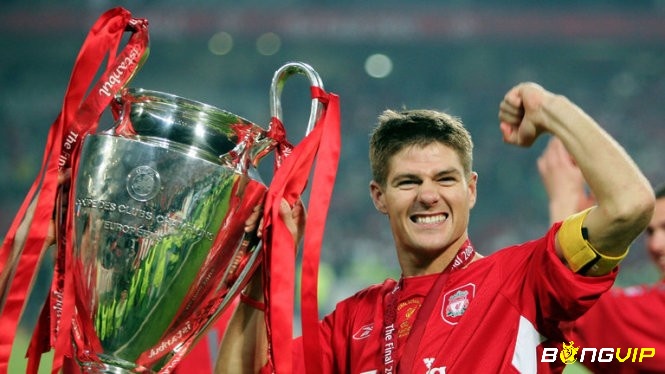 Top tiền vệ hay nhất C1 biết đến với cái tên xuất sắc Steven Gerrard