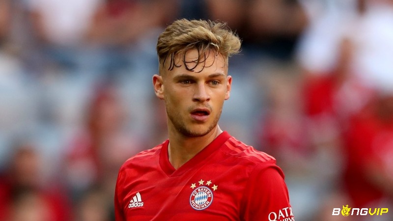 Joshua Kimmich là một tiền vệ xuất sắc người Đức được biết đến với sự linh hoạt trong sân cỏ