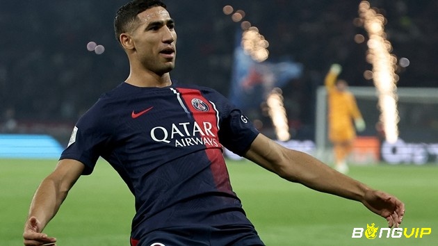 Đội hình xuất sắc nhất Borussia Dortmund vị trí hậu vệ cánh phải là Achraf Hakimi