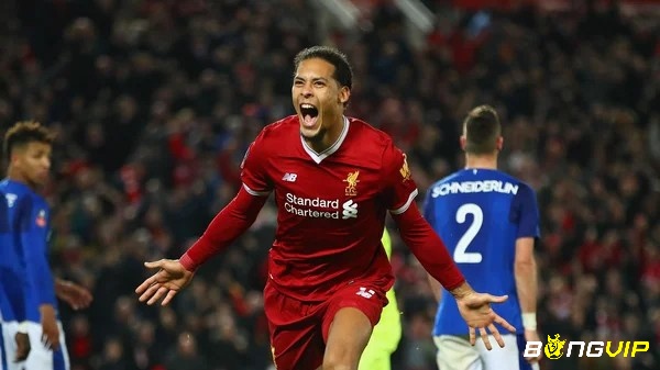 Top hậu vệ hay nhất C1 - tường thành đáng tin cậy của đội bóng - Virgil van Dijk