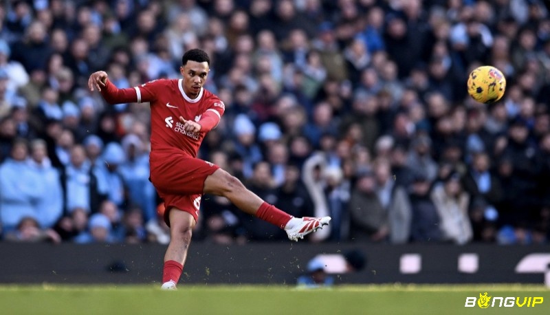 Top hậu vệ hay nhất Ngoại hạng Anh có nhiều pha kiến tạo thành bàn Trent Alexander - Arnold