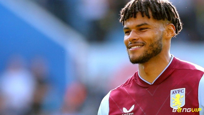 Top hậu vệ hay nhất Ngoại hạng Anh phòng ngự chắc chắn Tyrone mings