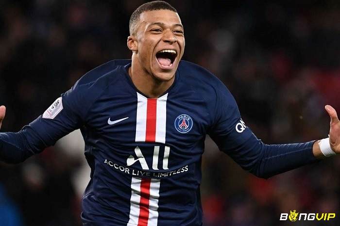 Top tiền đạo chơi hay nhất: Cầu thủ Kylian Mbappe