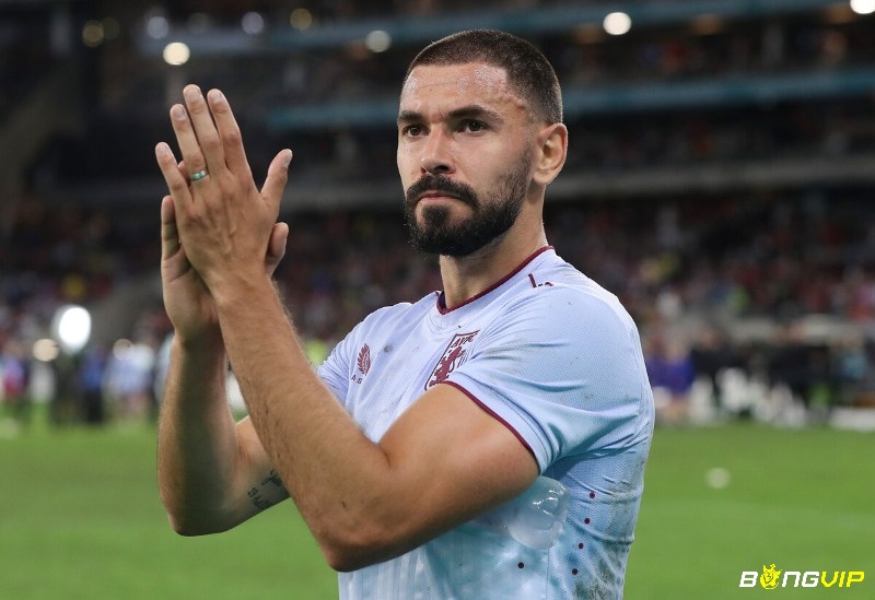 Top tiền vệ hay nhất Ligue 1 - tiền vệ phòng ngự Morgan Sanson