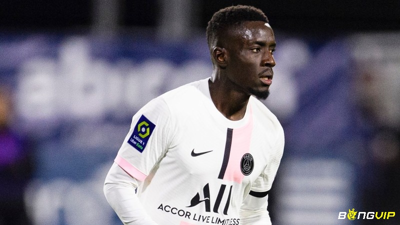 Top tiền vệ hay nhất Ligue 1 phòng ngự ổn định Idrissa Gueye