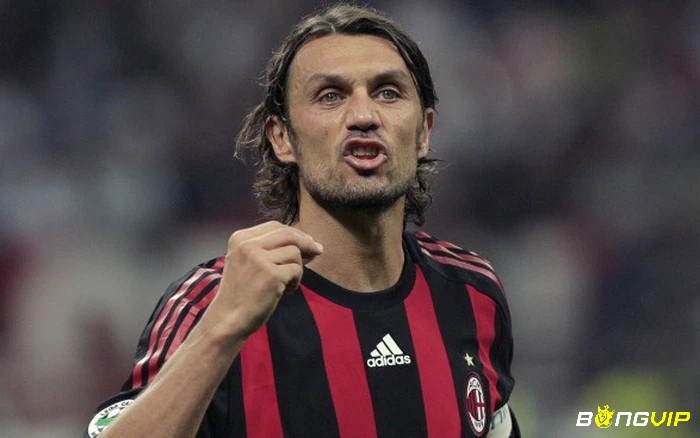 Paolo Maldini giành được 5 danh hiệu Champions League nằm trong danh sách top trung vệ hay nhất C1