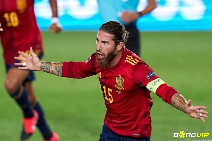 Sergio Ramos có những phẩm chất tuyệt vời trong top trung vệ hay nhất Euro