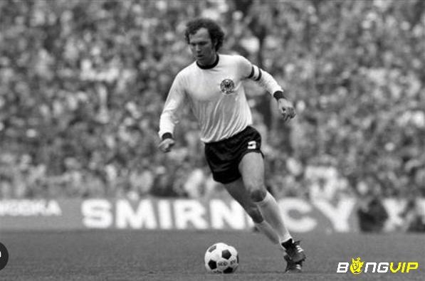 Top trung vệ hay nhất World Cup - Franz Beckenbauer có khả năng lãnh đạo tuyệt vời