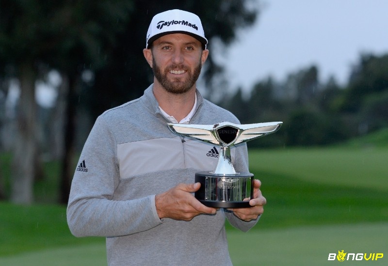 Dustin Johnson là ai mà sức mạnh của những cú đánh khiến người hâm mộ golf phải trầm trồ