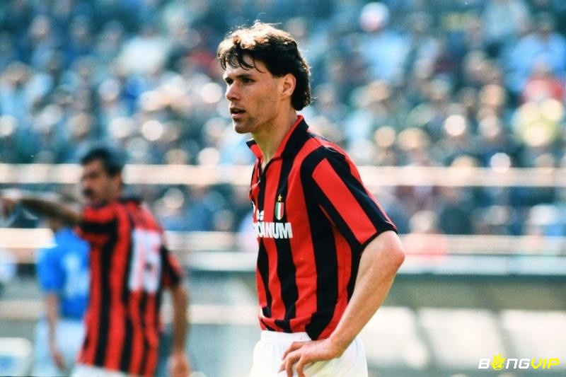 Tiểu sử Marco Van Basten là thành viên của đội tuyển U16 quốc gia Hà Lan.