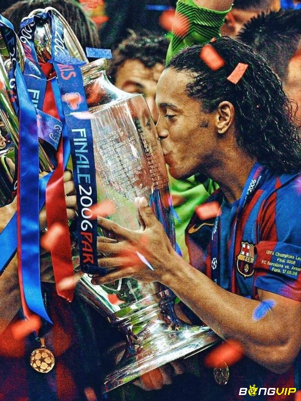 Đỉnh cao của sự nghiệp ronaldinho bắt đầu từ đây