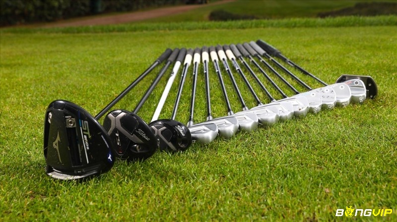 Gậy golf là một dụng cụ hàng đầu mà golfer không thể thiếu