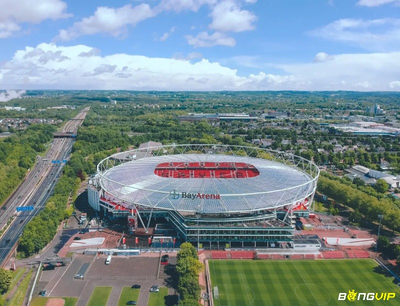 Sân vận động của CLB Bayer Leverkusen là sân BayArena