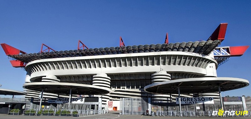 San Siro là mái nhà linh thiêng, là nơi họ tận hưởng những phút giây đầy cảm xúc và niềm vui cùng đội bóng yêu thích