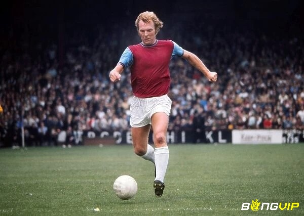 Tiểu sử Bobby Moore đã có sự nghiệp câu lạc bộ thành công với West Ham