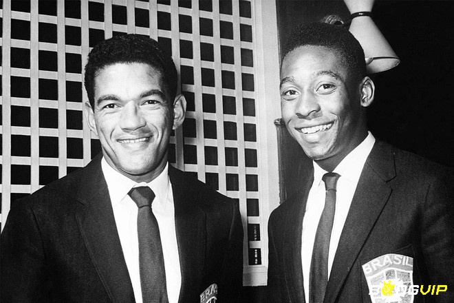 Garrincha là "Thiên tài chân cong" được sùng bái hơn cả Vua bóng đá Pele đã tự giết mình bằng men rượu