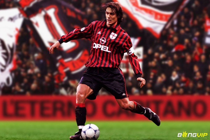 Paolo Maldini cùng câu lạc bộ giành chức vô địch cúp C1 châu Âu