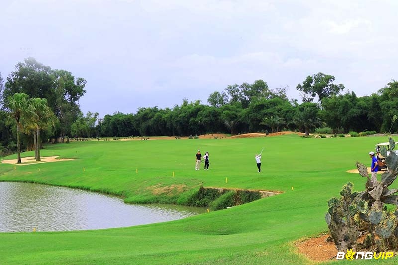 Khu vực tập luyện thoải mái tại sân golf Sông Bé