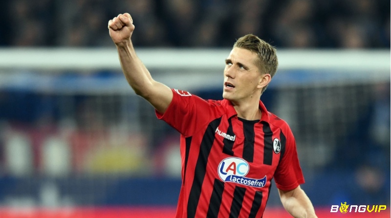 Nils Petersen là tiền đạo với lối chơi tấn công vô cùng tốt 