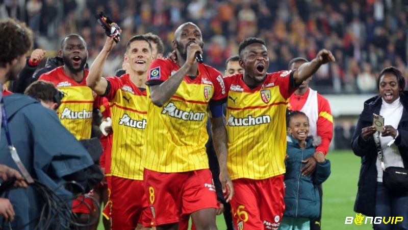 Lens đã nhiều lần chinh phục và vô định tại giải đấu Ligue 2 