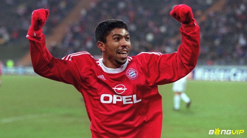 Giovane Elber là một cầu thủ với những thành tích nổi bật trong CLB Stuttgart