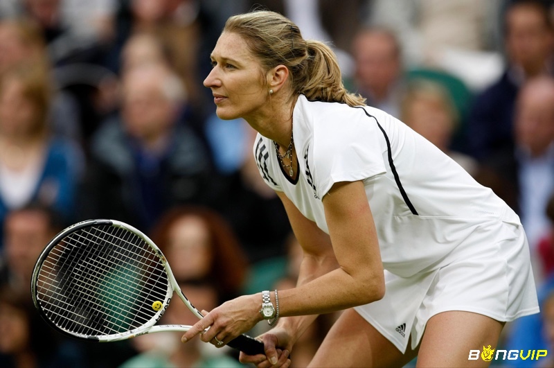 Steffi Graf là tay đánh quần vợt xuất sắc với những thành tích đáng ngưỡng mộ